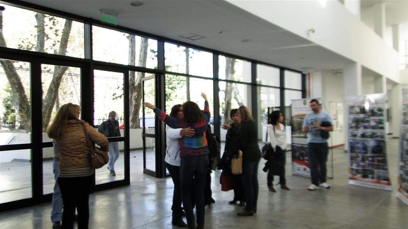 Imagen del encuentro de egresados y ex-alumnos que se realizó el sábado 2 de junio en el edificio de la Facultad.